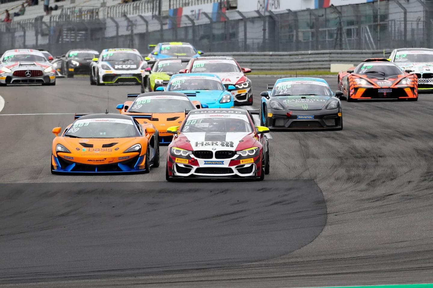 Start-Foto der ADAC GT4 Germany auf dem Nürburgring 2020