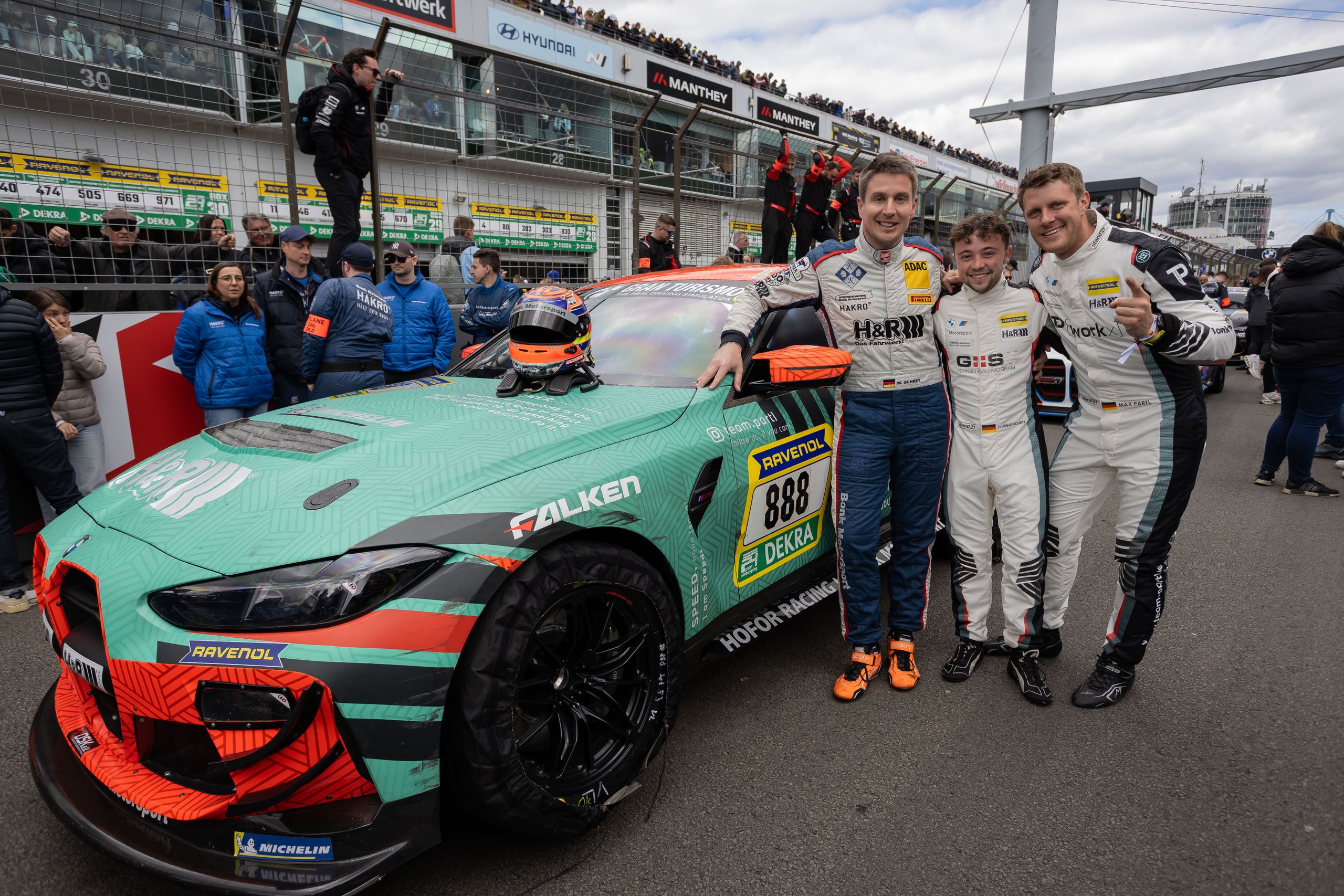 Michael Schrey in der Startaufstellung zu den 24h Nürburgring
